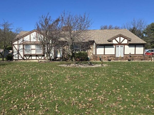 12900 Walnut Hill Drive, Lakeville, IN 46536