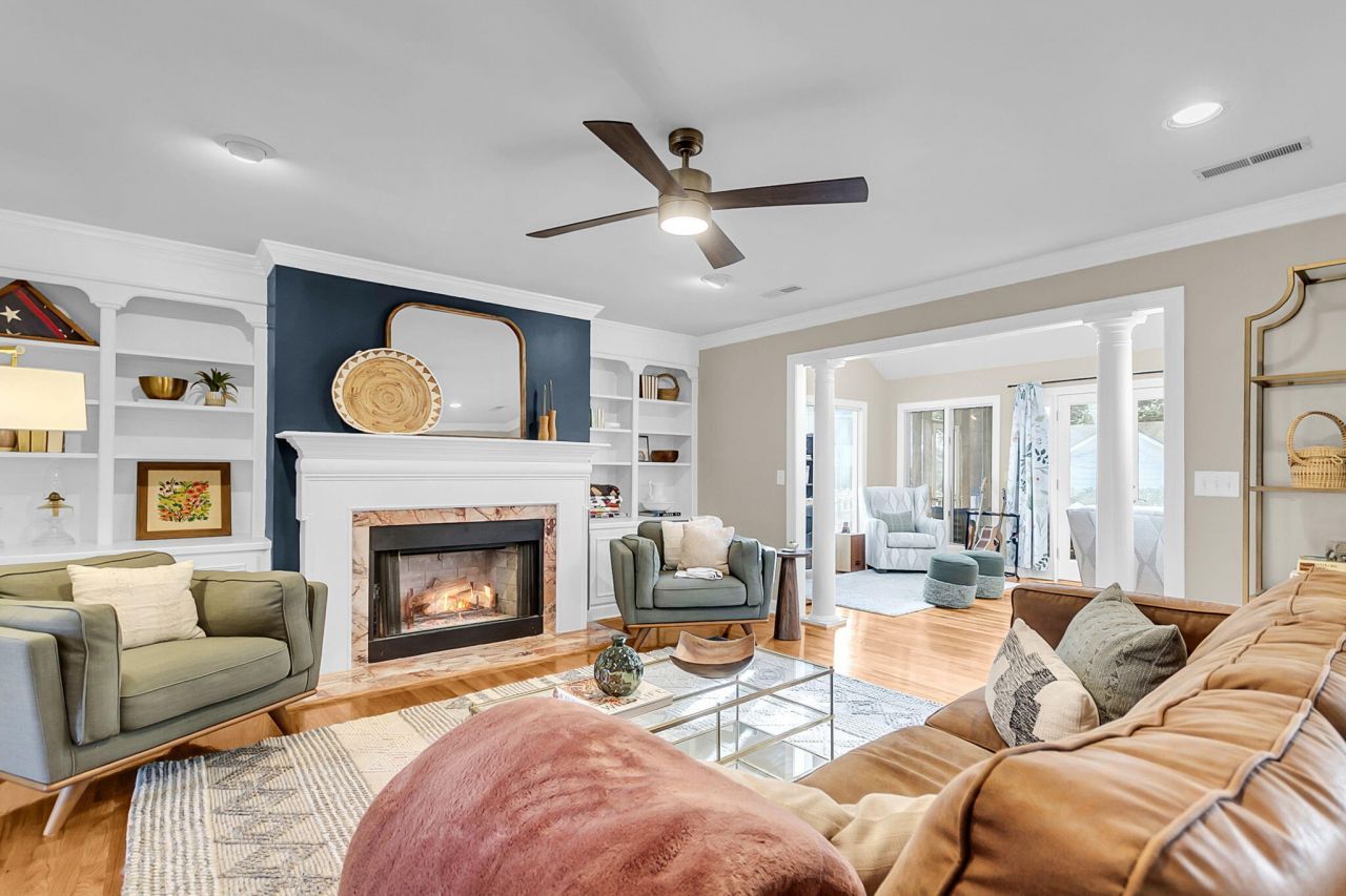 2059 Prospect Hill Drive Photo 4