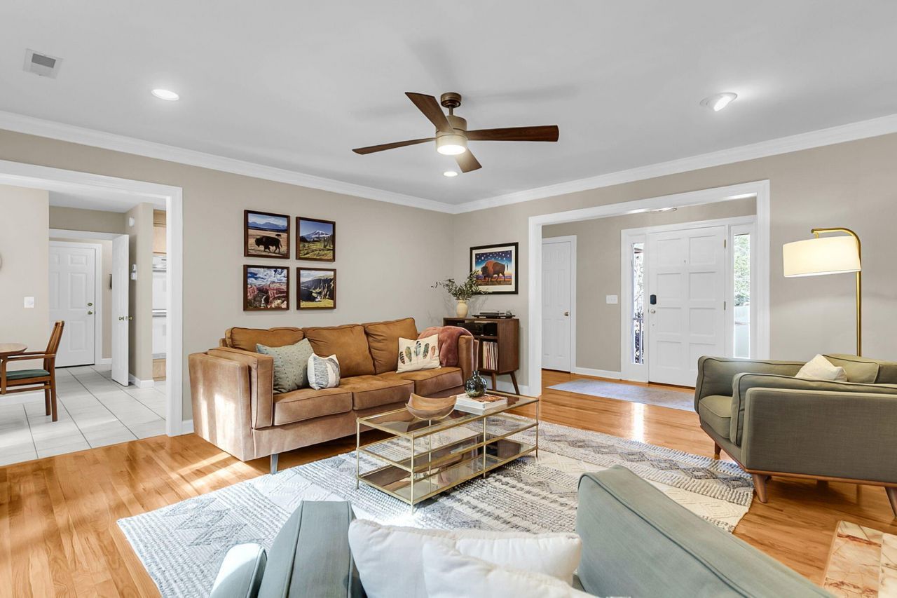 2059 Prospect Hill Drive Photo 8