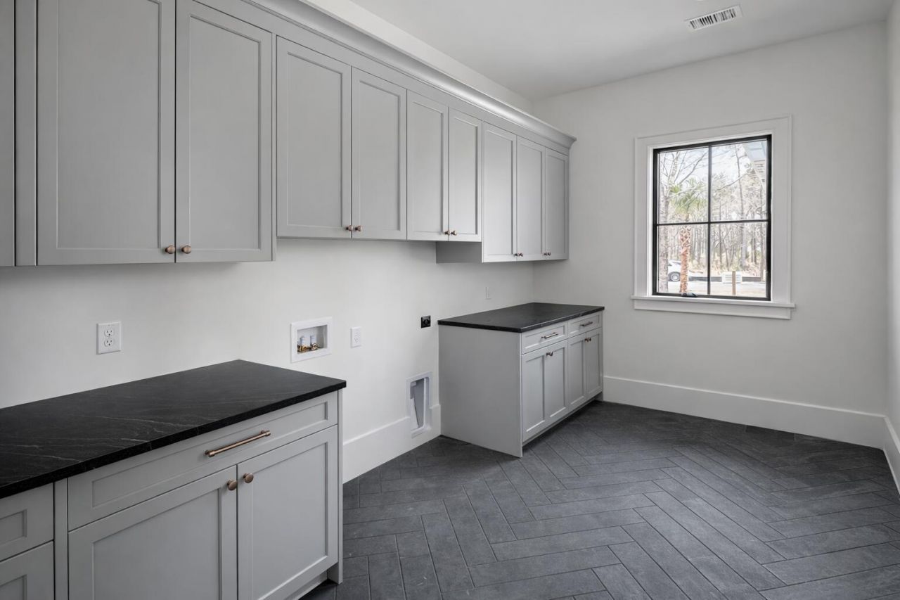 111 Peninsula Drive Photo 17