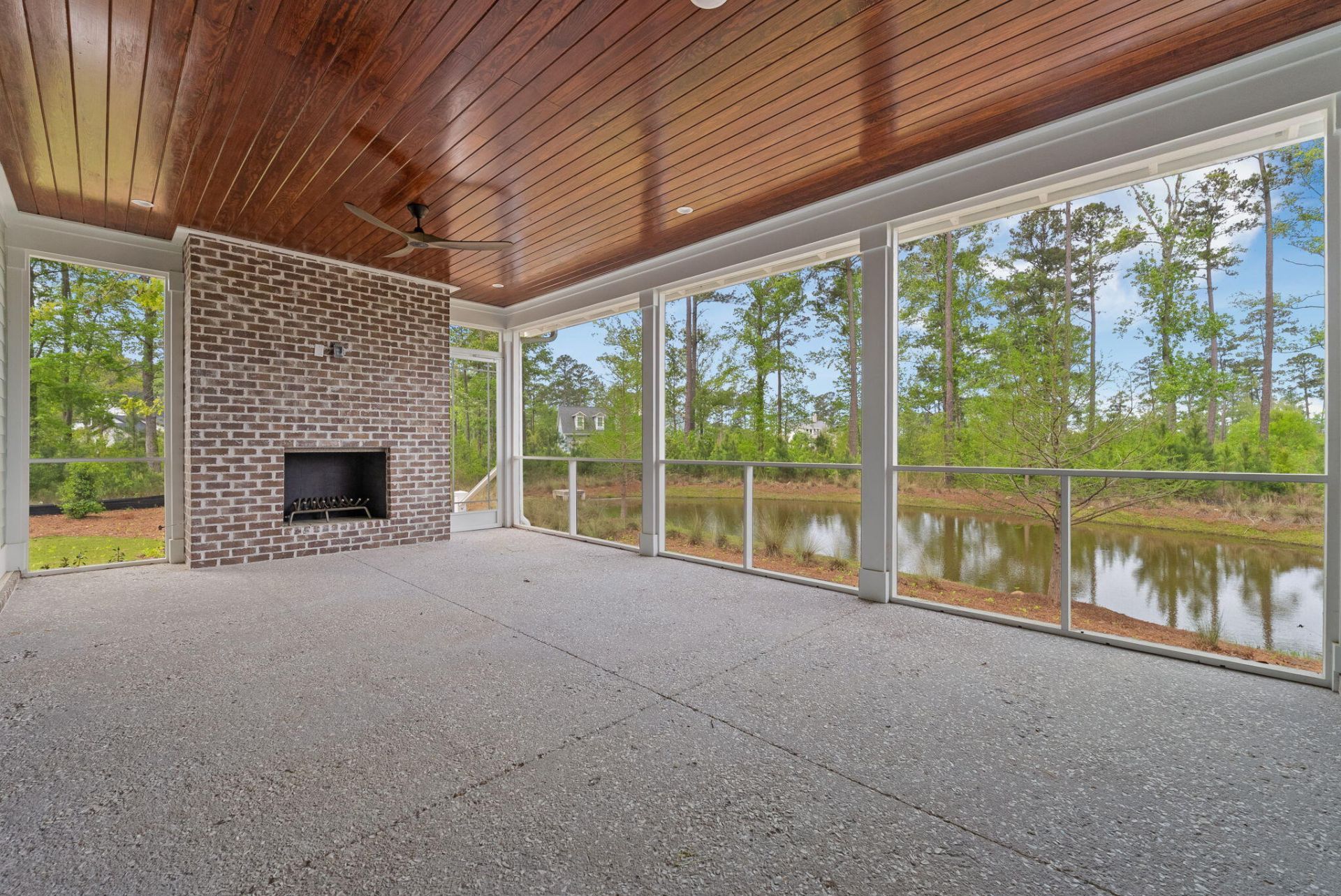 111 Peninsula Drive Photo 26
