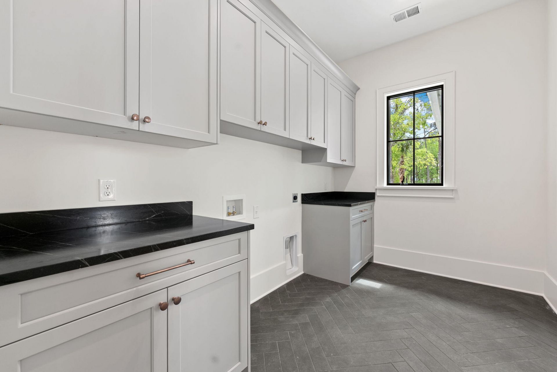 111 Peninsula Drive Photo 32