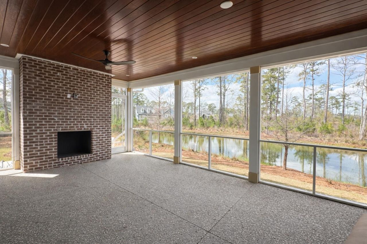 111 Peninsula Drive Photo 7