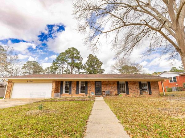 2208 Heron Drive, El Dorado, AR 71730