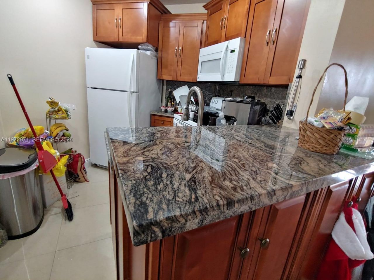 690 W Park Dr, Unit 2-204, Miami, FL 33172 Photo