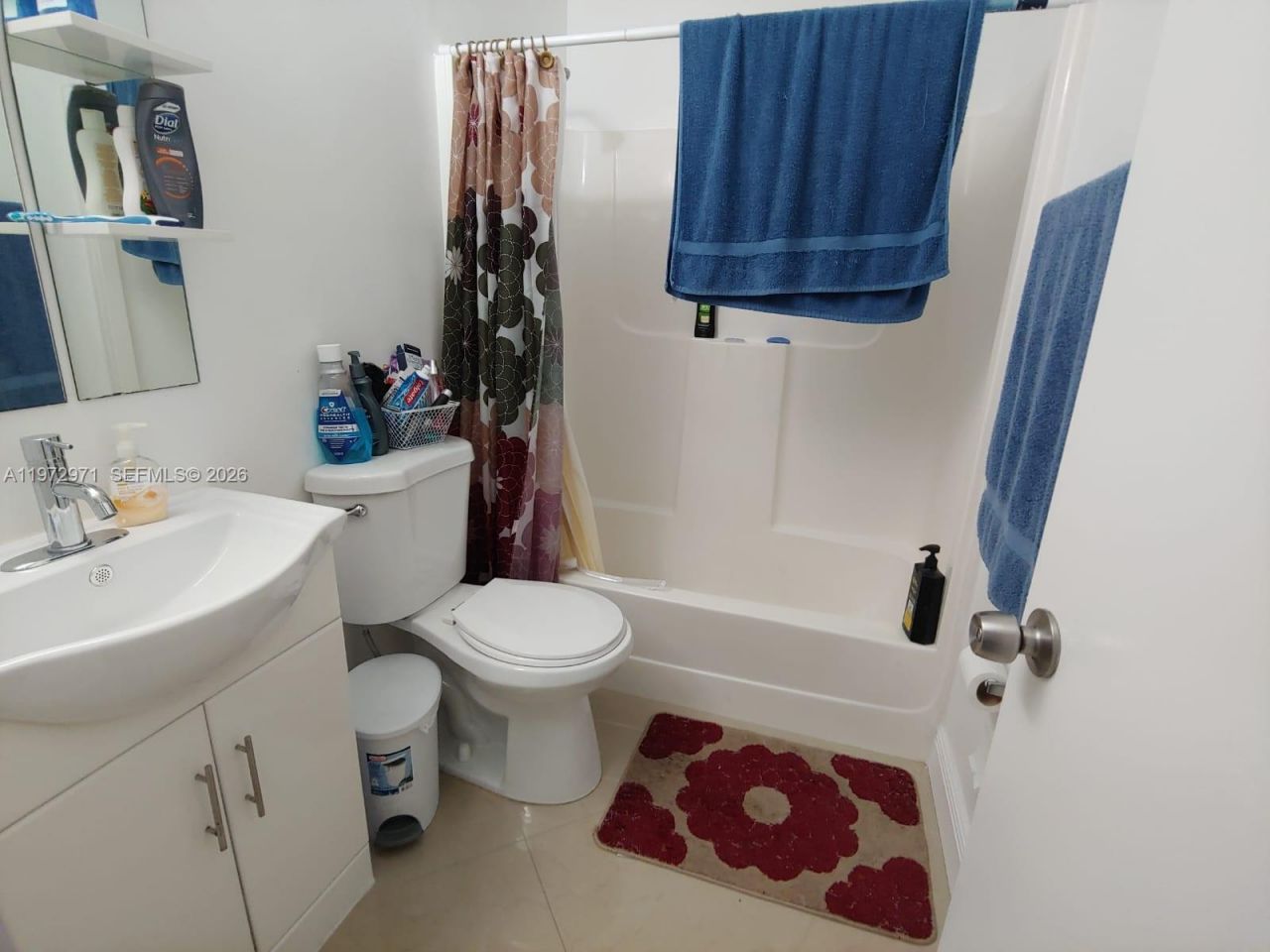 690 W Park Dr, Unit 2-204, Miami, FL 33172 Photo