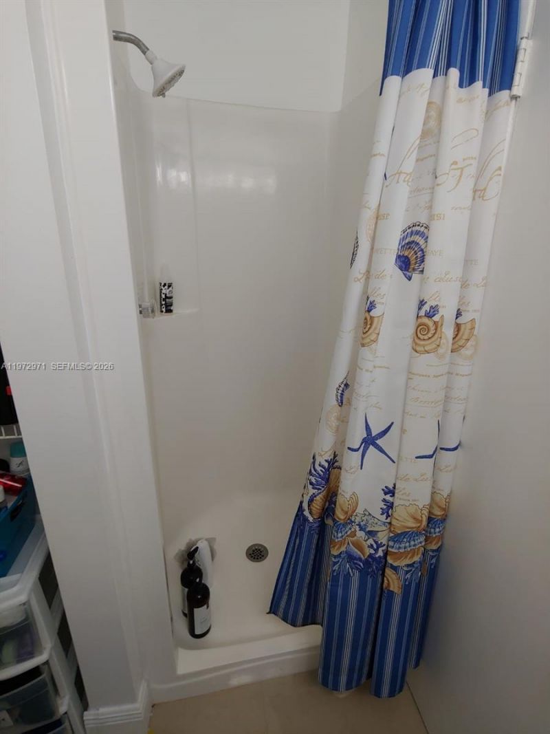 690 W Park Dr, Unit 2-204, Miami, FL 33172 Photo