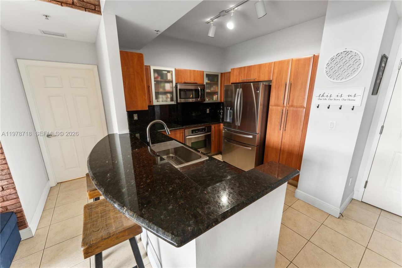 3232 SW 22nd Ter, Unit 708, Miami, FL 33145 Photo