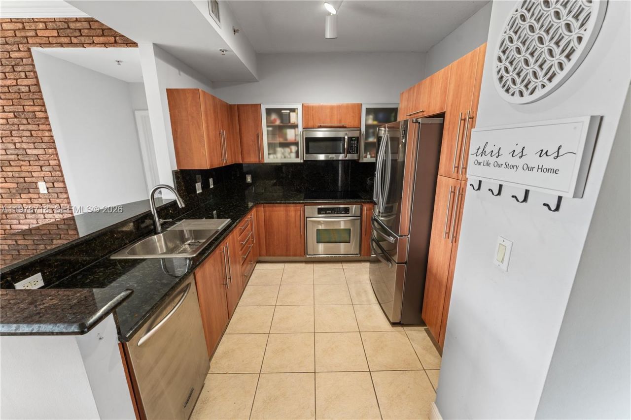 3232 SW 22nd Ter, Unit 708, Miami, FL 33145 Photo