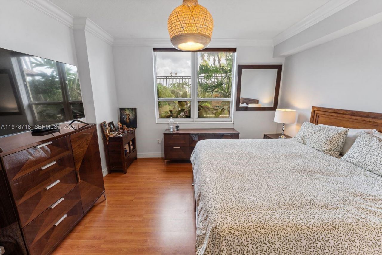 3232 SW 22nd Ter, Unit 708, Miami, FL 33145 Photo