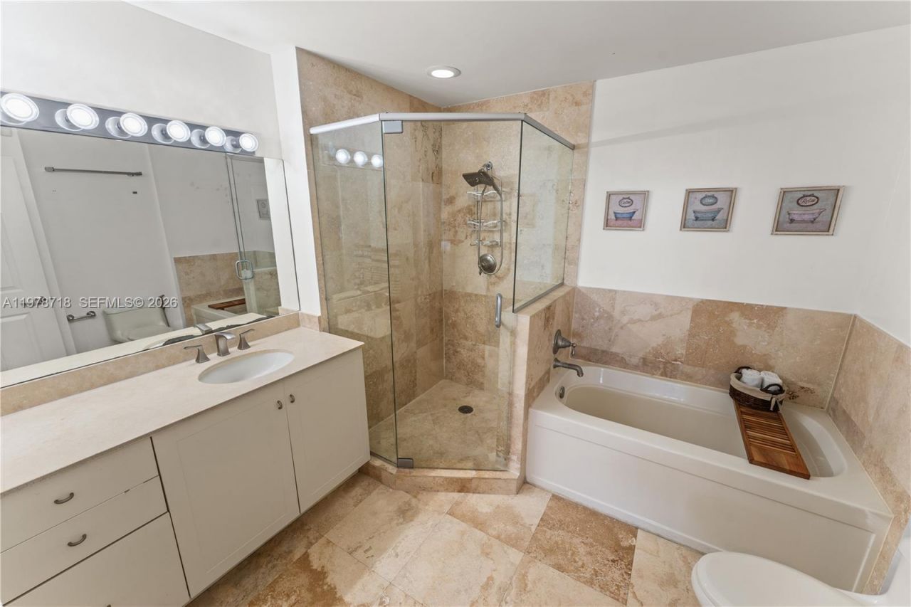 3232 SW 22nd Ter, Unit 708, Miami, FL 33145 Photo