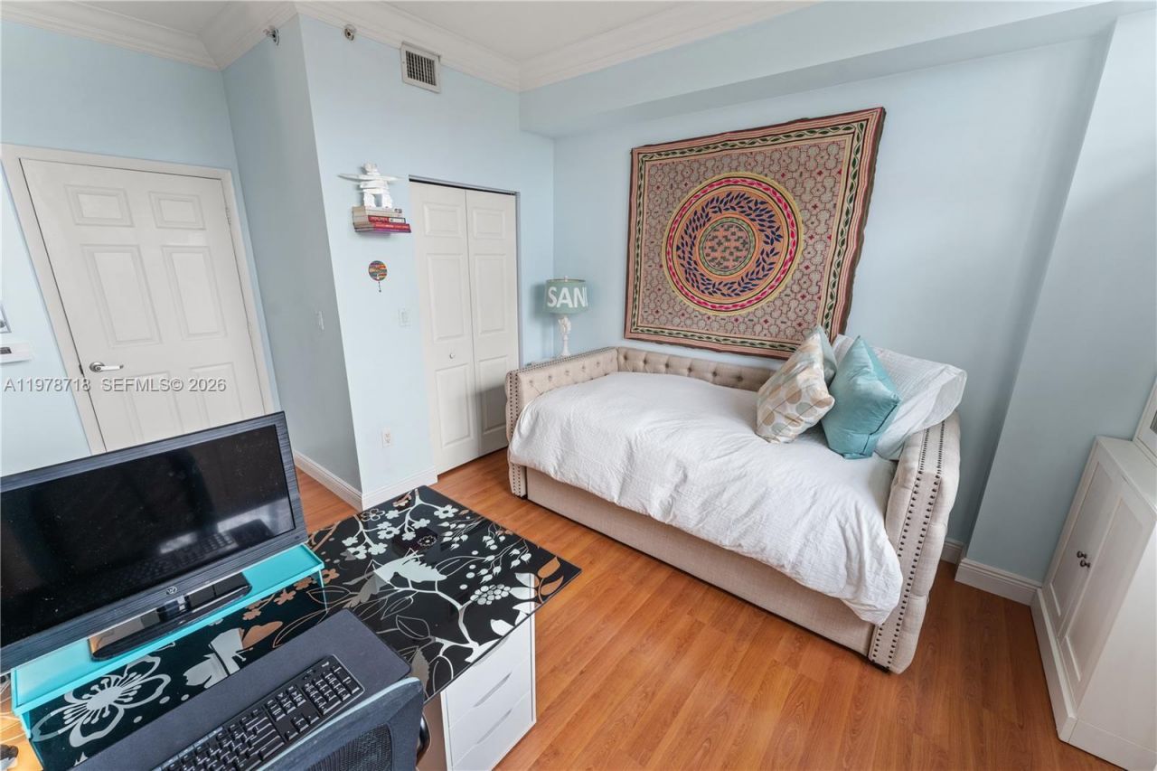 3232 SW 22nd Ter, Unit 708, Miami, FL 33145 Photo