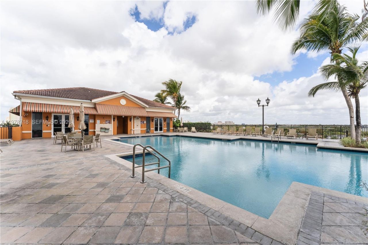 3232 SW 22nd Ter, Unit 708, Miami, FL 33145 Photo