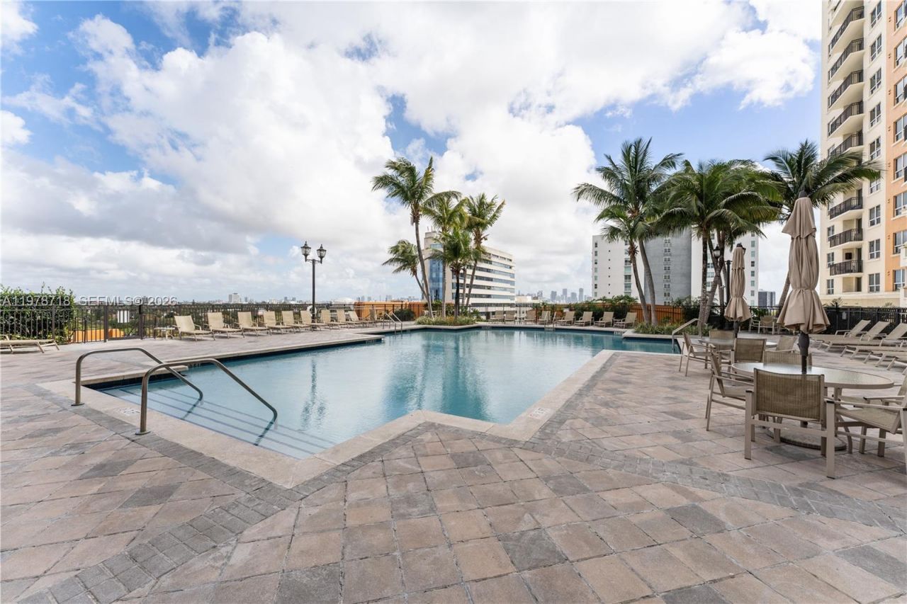 3232 SW 22nd Ter, Unit 708, Miami, FL 33145 Photo