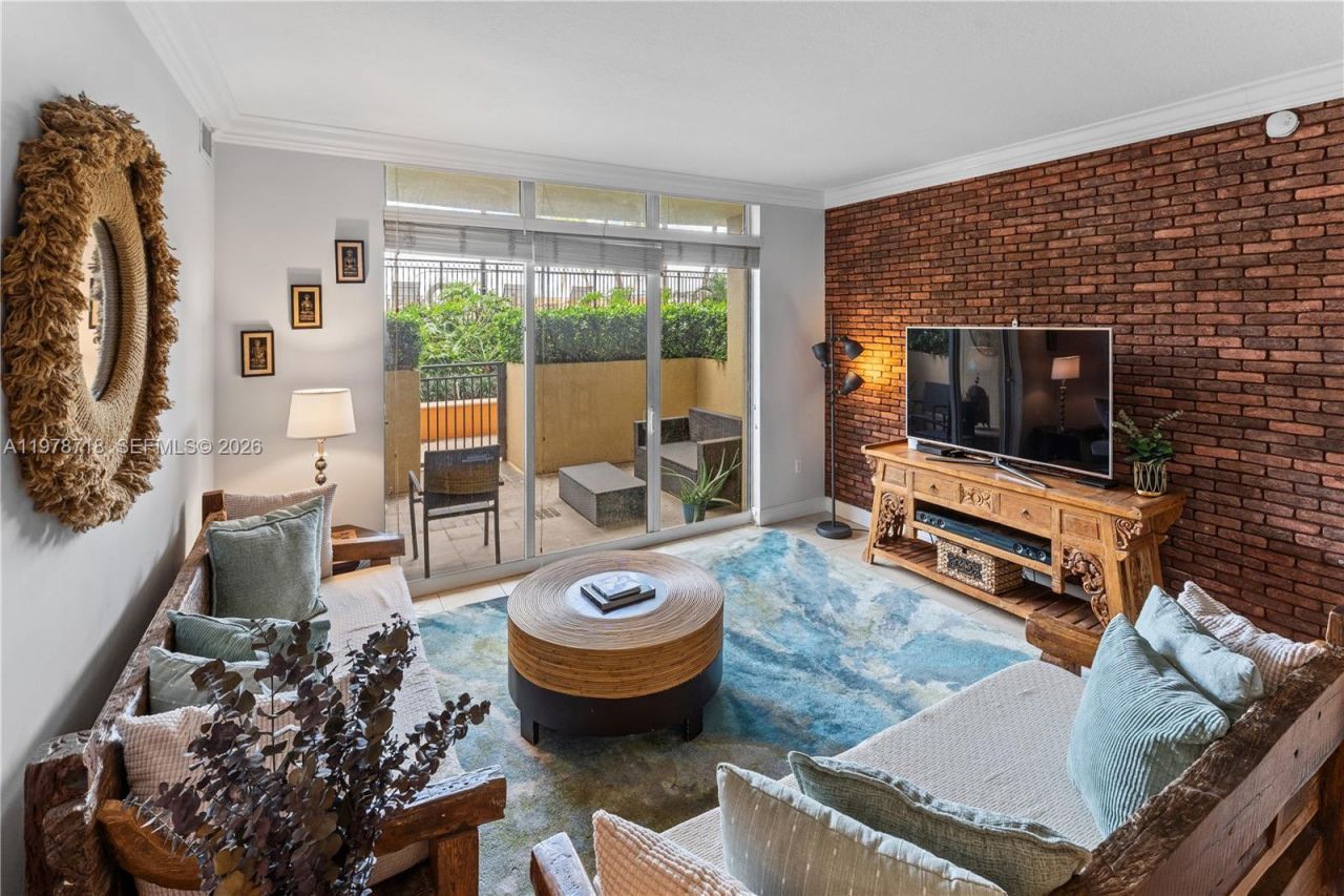 3232 SW 22nd Ter, Unit 708, Miami, FL 33145 Photo