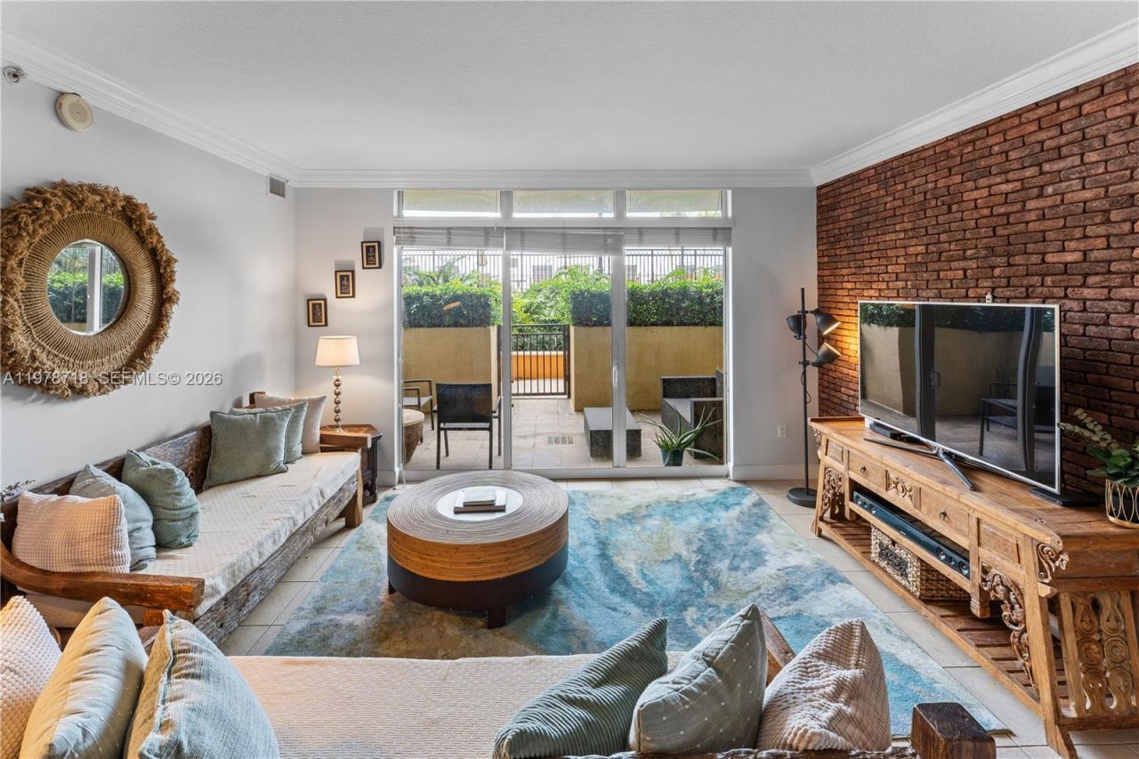 3232 SW 22nd Ter, Unit 708, Miami, FL 33145 Photo