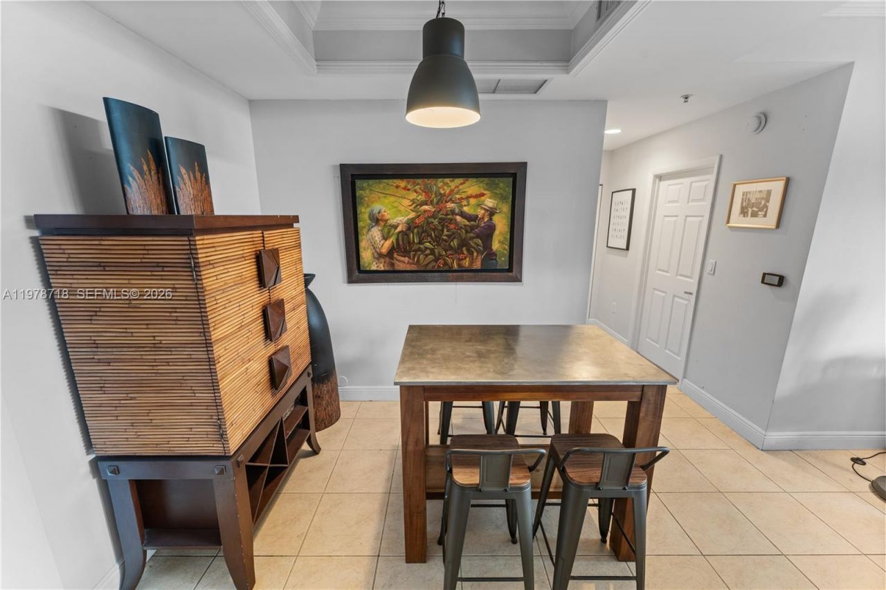 3232 SW 22nd Ter, Unit 708, Miami, FL 33145 Photo