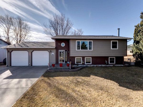 779 SEAHAWK DR, Rapid City, SD 57701