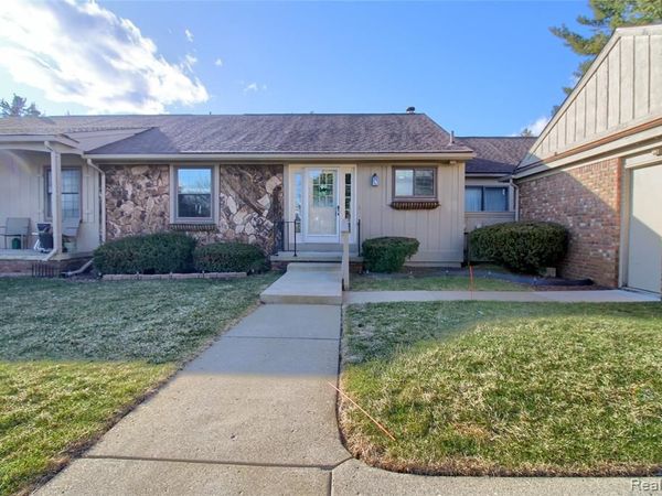 9780 Cambridge Court Cambridge CT., Green Oak Twp, MI 48178