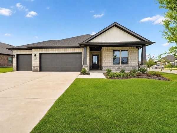 202 Briarwood Drive, Nevada, TX 75173
