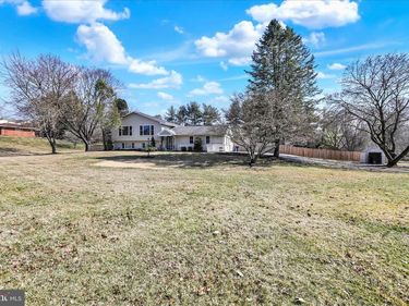 302 S TULPEHOCKEN ROAD, READING, PA 19601
