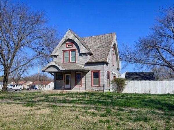 802 Sycamore Street, Humboldt, KS 66748