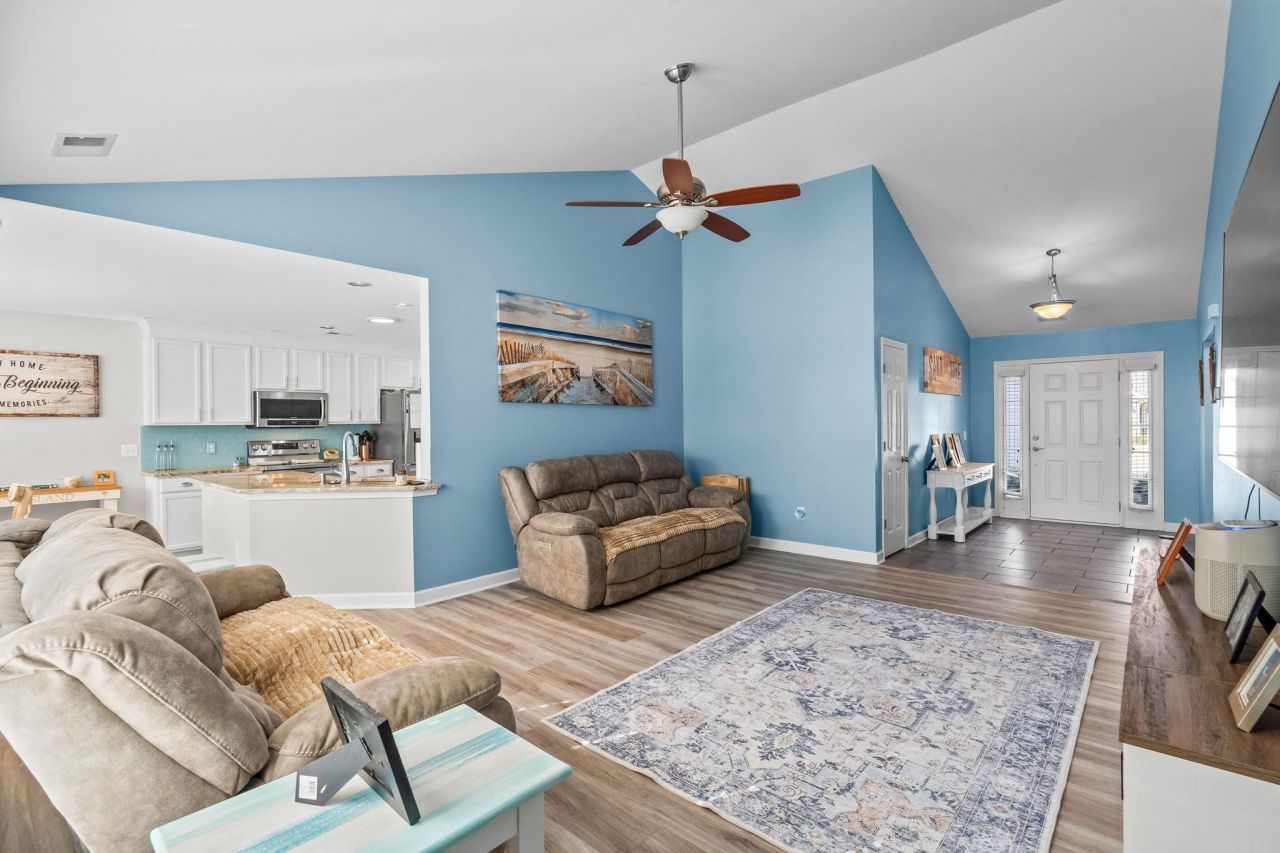 839 Riverward Dr. Photo 12