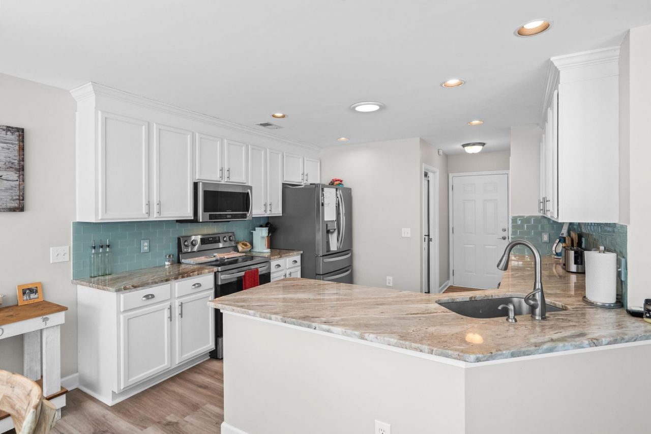 839 Riverward Dr. Photo 13