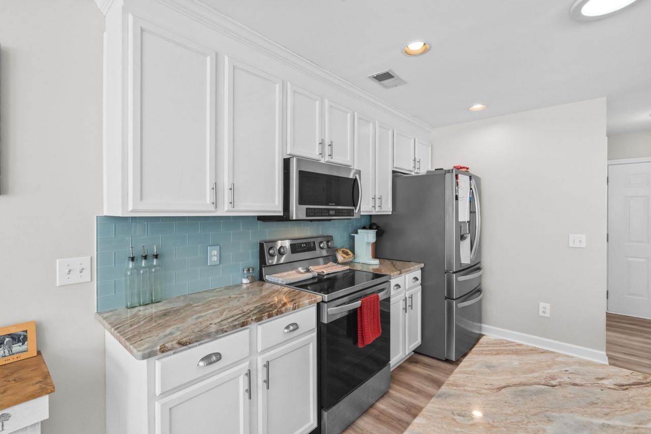 839 Riverward Dr. Photo 14