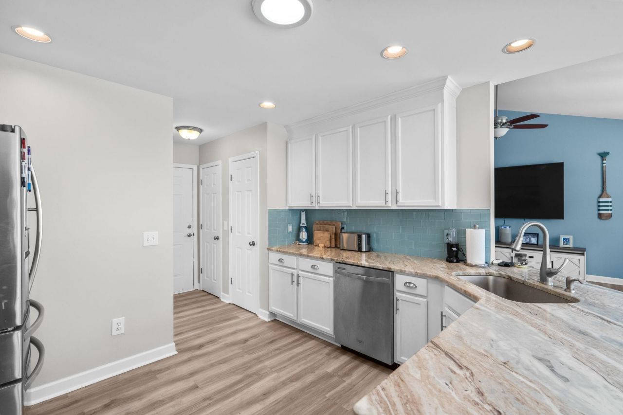 839 Riverward Dr. Photo 15