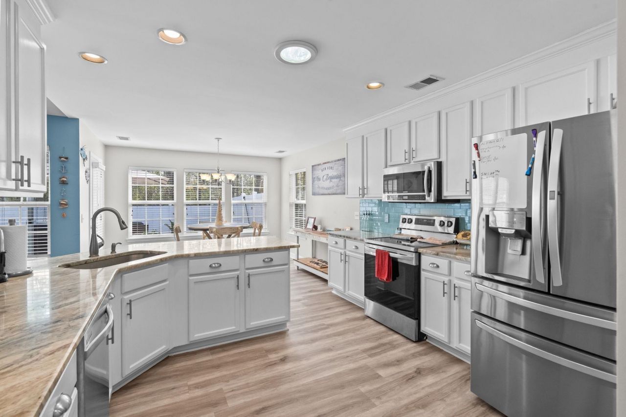 839 Riverward Dr. Photo 17