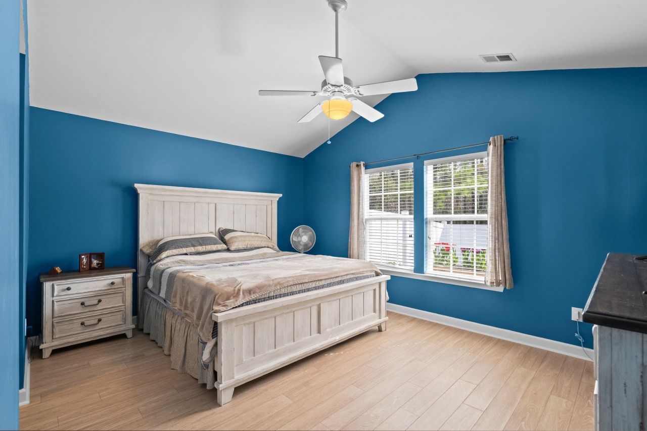 839 Riverward Dr. Photo 28