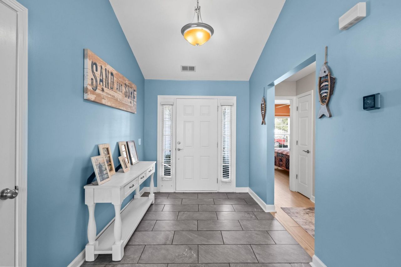 839 Riverward Dr. Photo 8