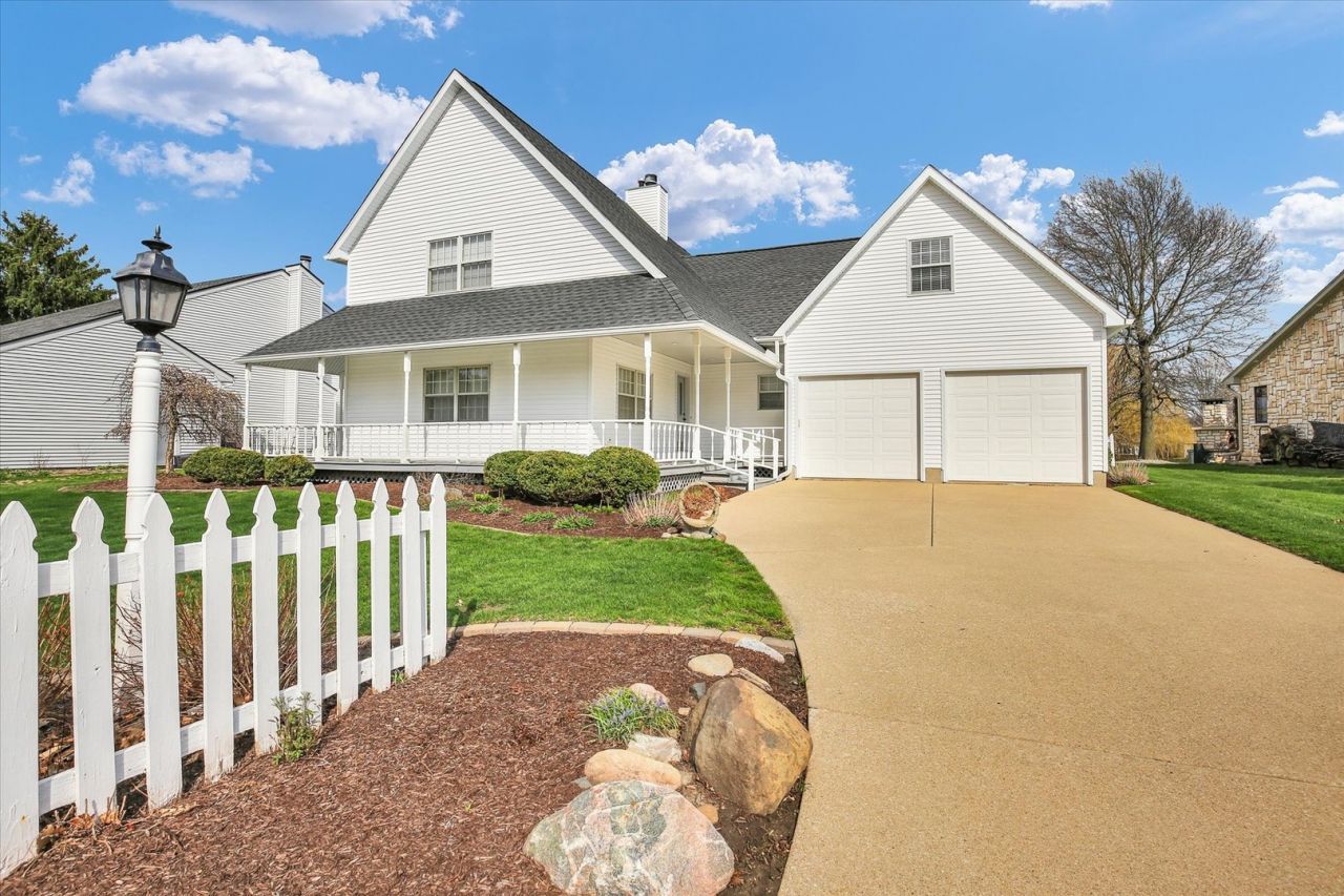 2504 Lakewood Drive, Champaign, IL 61822 Main Photo