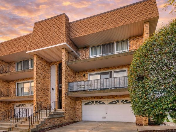 4153 W 97th Street, Unit 2A, Oak Lawn, IL 60453