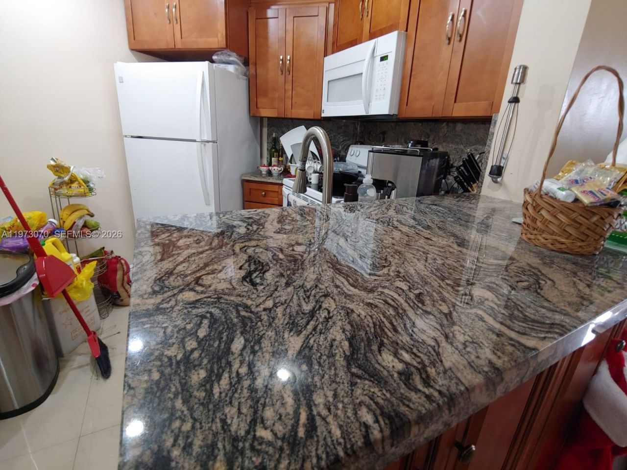 690 W Park Dr , Unit 2-204, Miami, FL 33172 Photo