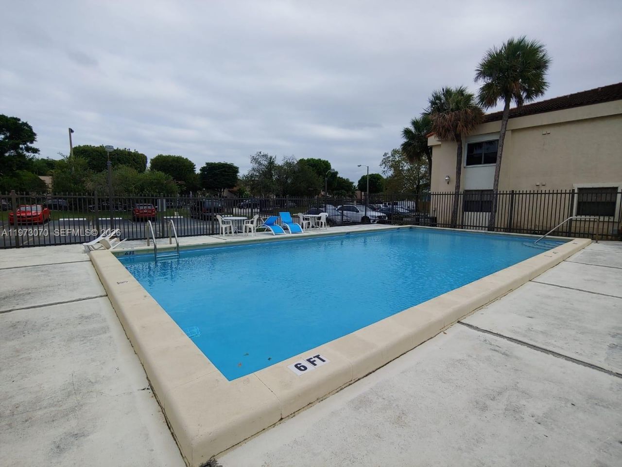 690 W Park Dr , Unit 2-204, Miami, FL 33172 Photo