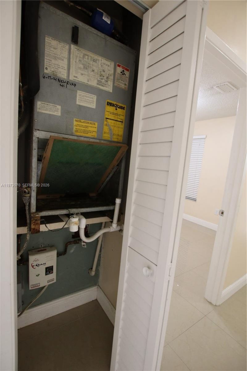 690 W Park Dr , Unit 2-204, Miami, FL 33172 Photo