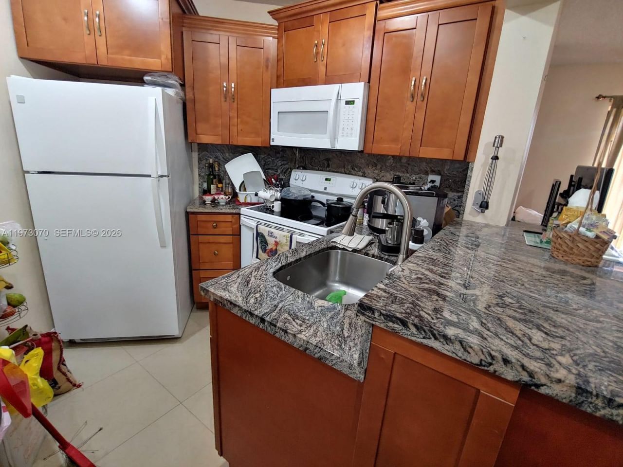 690 W Park Dr , Unit 2-204, Miami, FL 33172 Photo