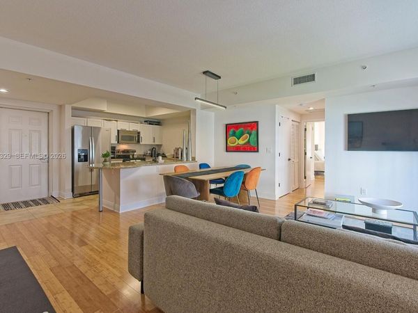 7285 SW 90th St , Unit D613, Miami, FL 33156