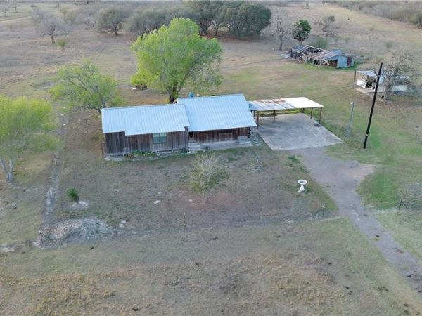 146 Elliott Road, Refugio, TX 78377