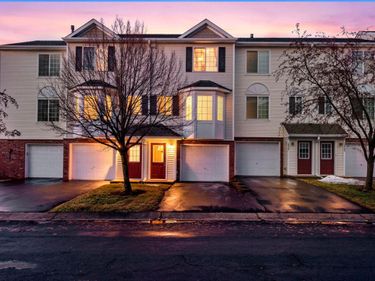 2945 Village Circle, Chanhassen, MN 55317