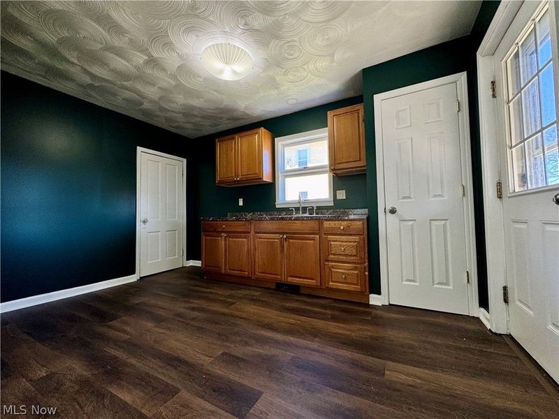 445 W Martin Street, East Palestine, OH 44413 Photo 11