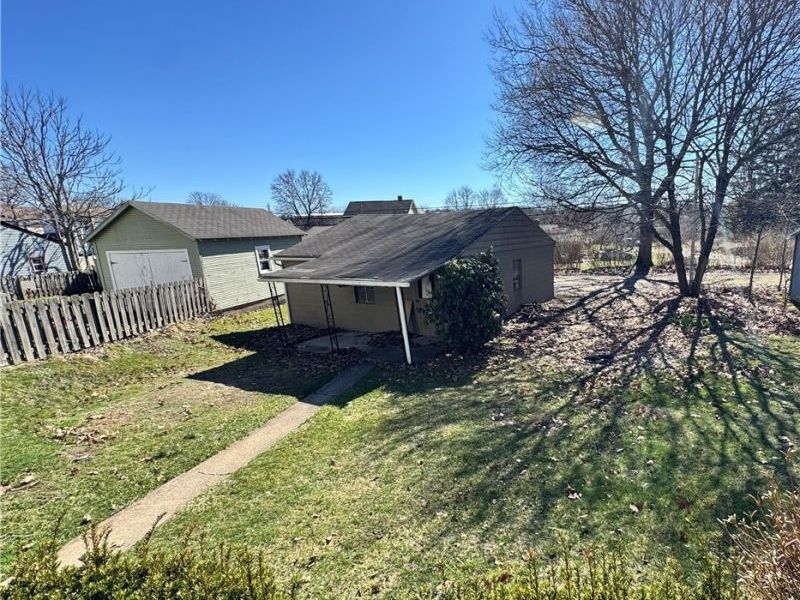 445 W Martin Street, East Palestine, OH 44413 Photo 31