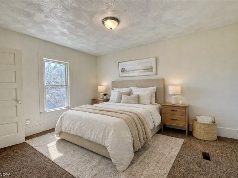 445 W Martin Street, East Palestine, OH 44413 Photo 4