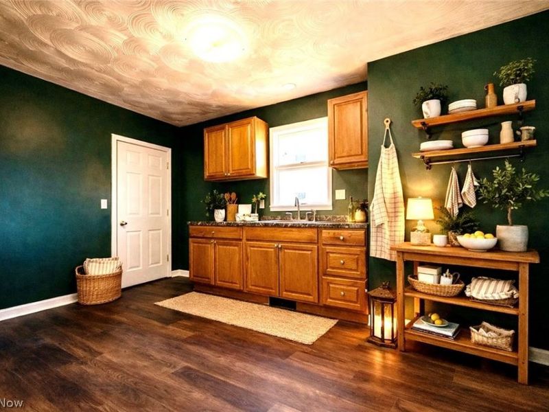 445 W Martin Street, East Palestine, OH 44413 Photo 6