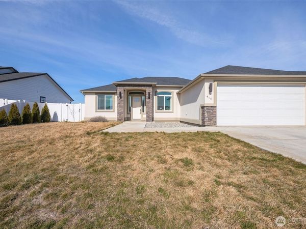 415 SW R Street , Quincy, WA 98848