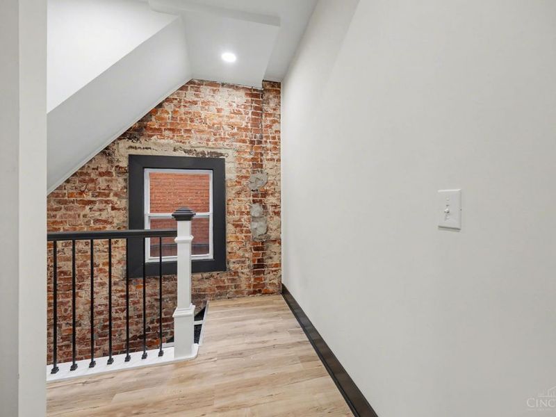 112 Valencia Street, Cincinnati, OH 45219 Photo 10