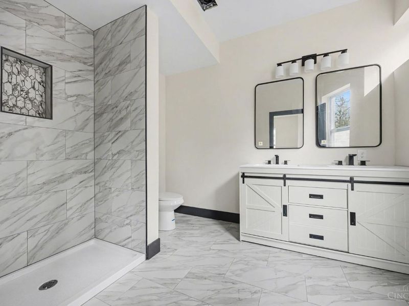 112 Valencia Street, Cincinnati, OH 45219 Photo 12