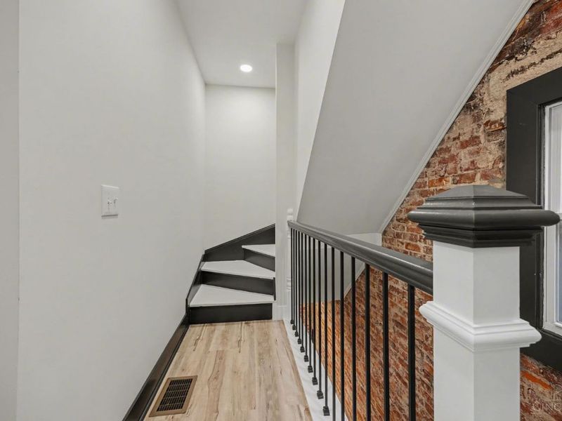 112 Valencia Street, Cincinnati, OH 45219 Photo 17